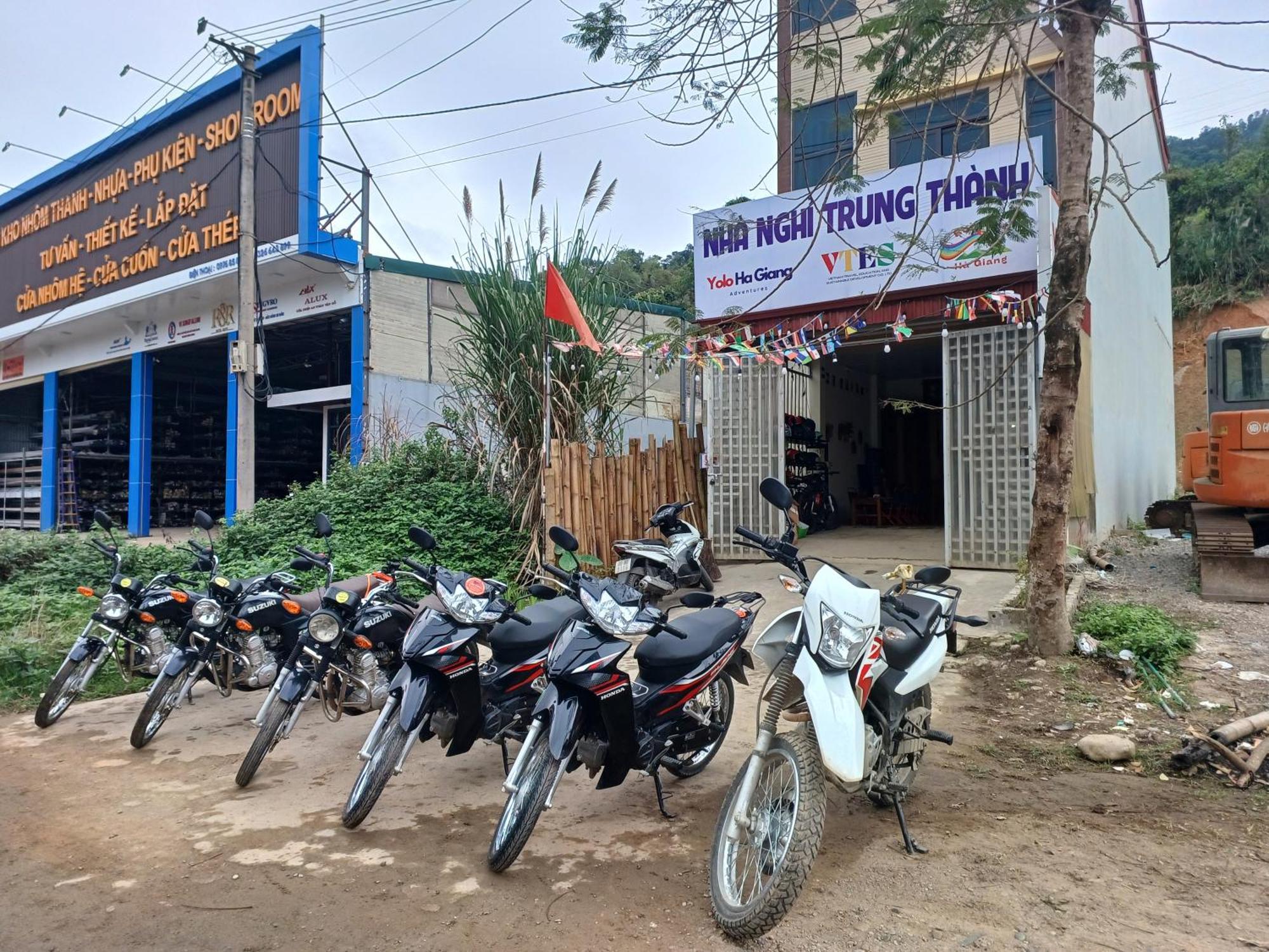 Yolo Ha Giang Adventures, Motorbike And Loop Tours Hotel Exterior photo