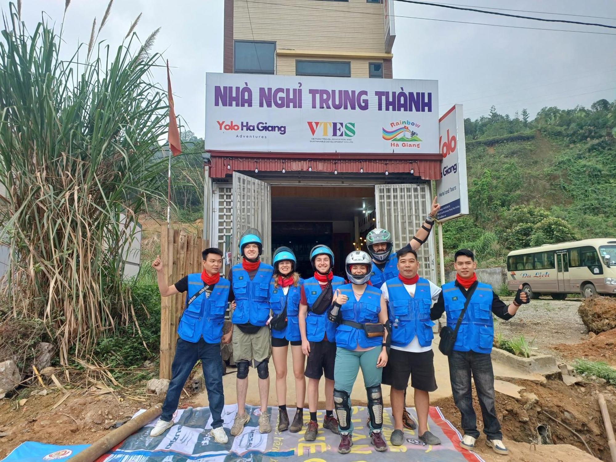 Yolo Ha Giang Adventures, Motorbike And Loop Tours Hotel Exterior photo