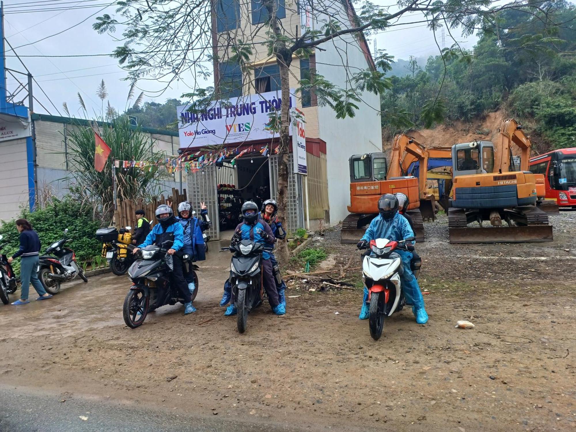 Yolo Ha Giang Adventures, Motorbike And Loop Tours Hotel Exterior photo
