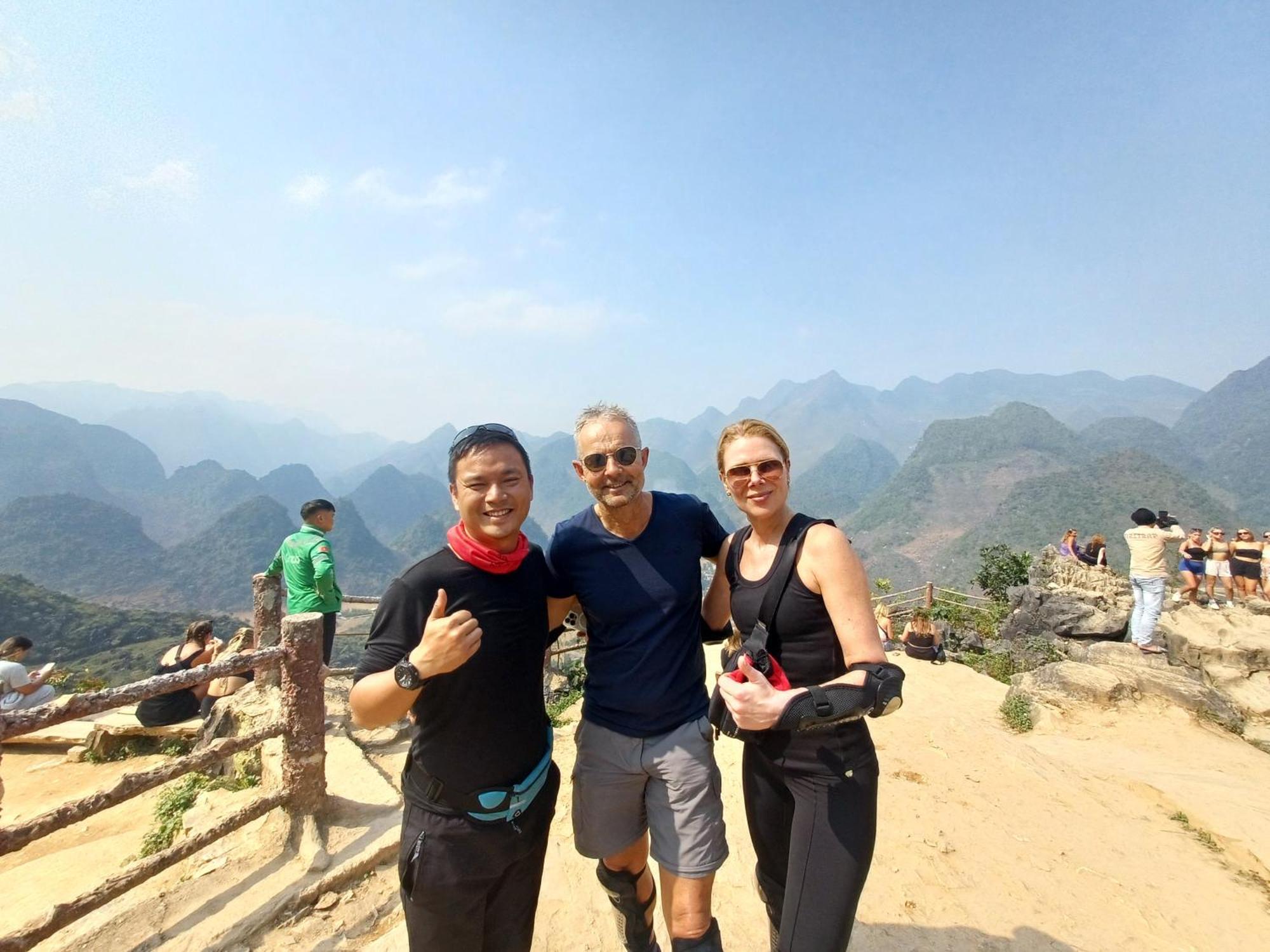 Yolo Ha Giang Adventures, Motorbike And Loop Tours Hotel Exterior photo